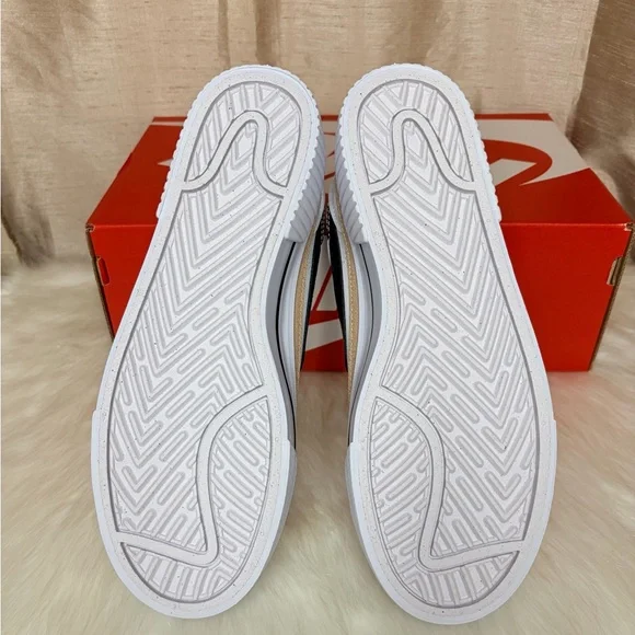 Nike Womens Nike Court Legacy Lift White Black Shoes - Picture 8 of 9